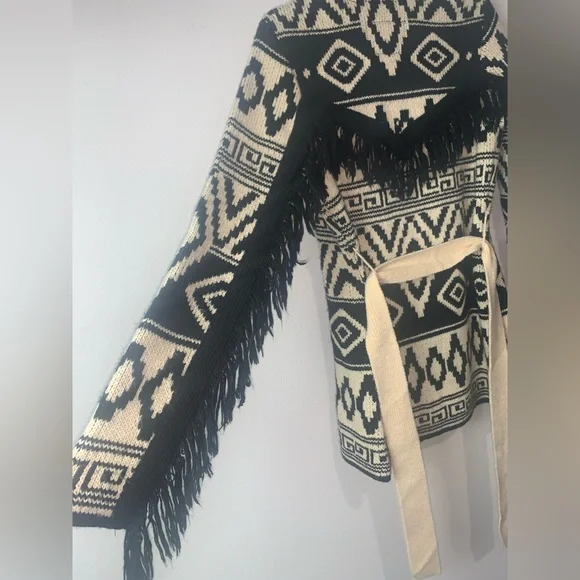 Ladies Powder River Outfitters Cream Aztec Lapel Fringe Knit Cardigan Small - Picture 5 of 9